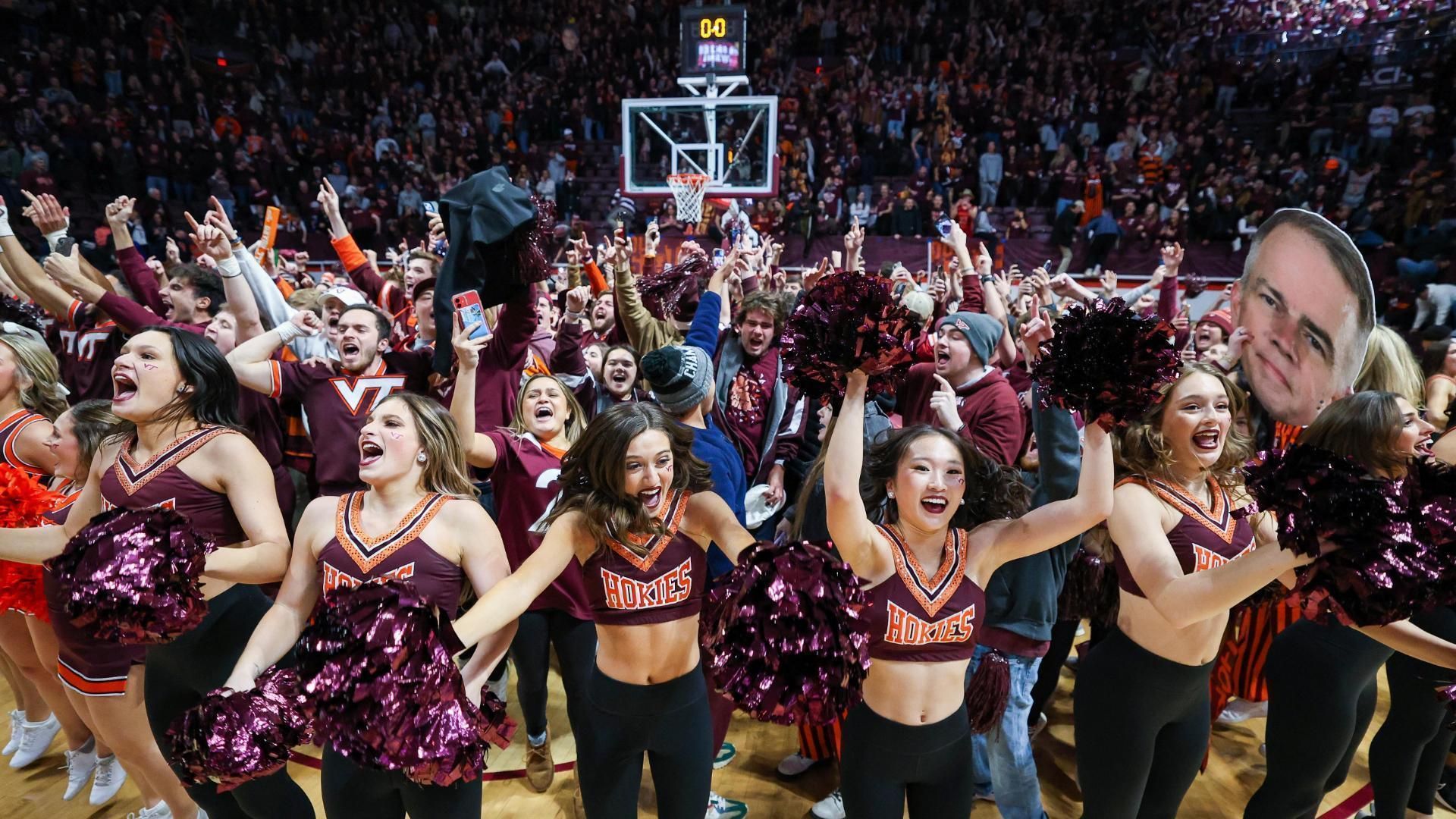 Virginia men's basketball team returns to court, honors victims - ESPN