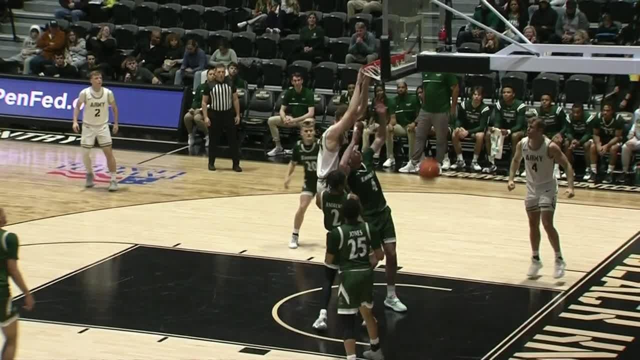 Matt Dove throws down big slam vs. Loyola (MD) Greyhounds ESPN Video
