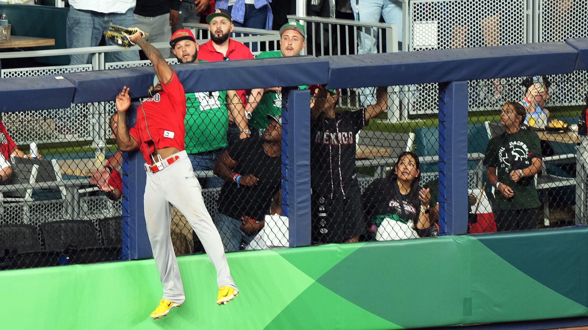 Randy Arozarena Had the Most Baller Reaction to Robbing a HR at the WBC