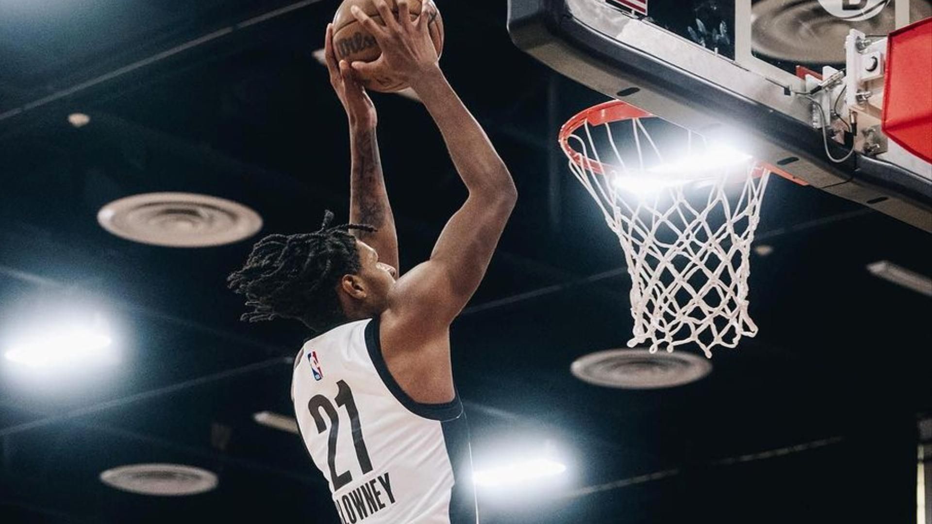 Kennedy Chandler and Noah Clowney connect for alleyoop ESPN Video