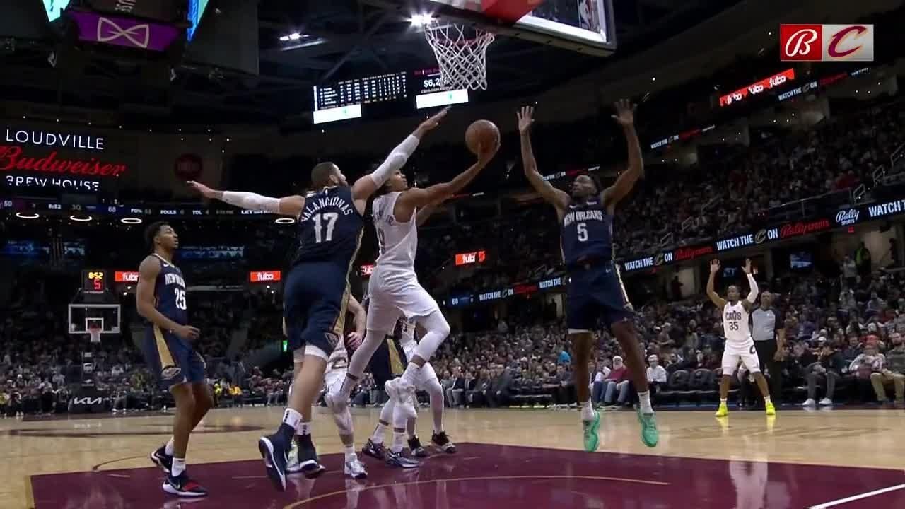Herb Jones sends shot off the backboard ESPN Video