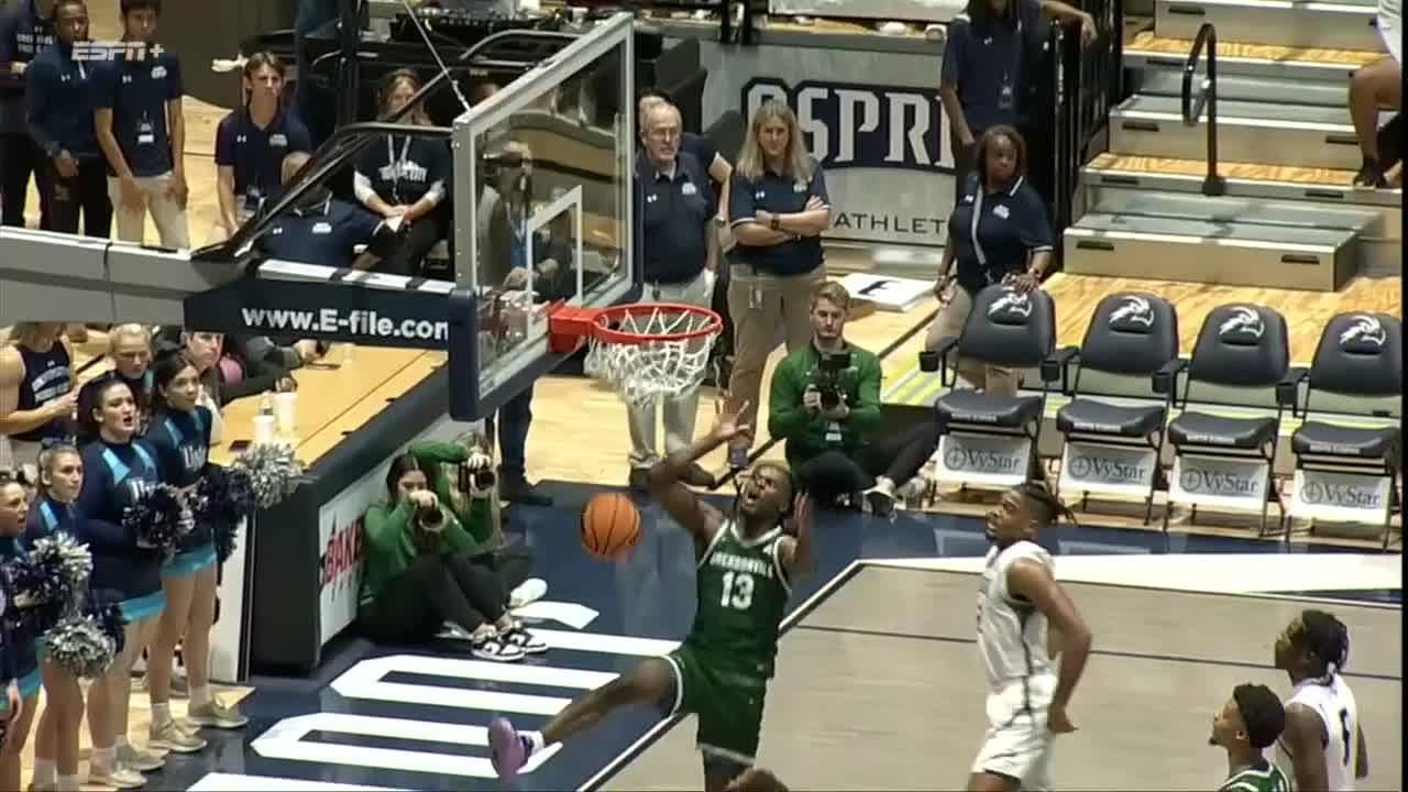 Robert McCray V rocks the rim with powerful slam dunk - ESPN Video