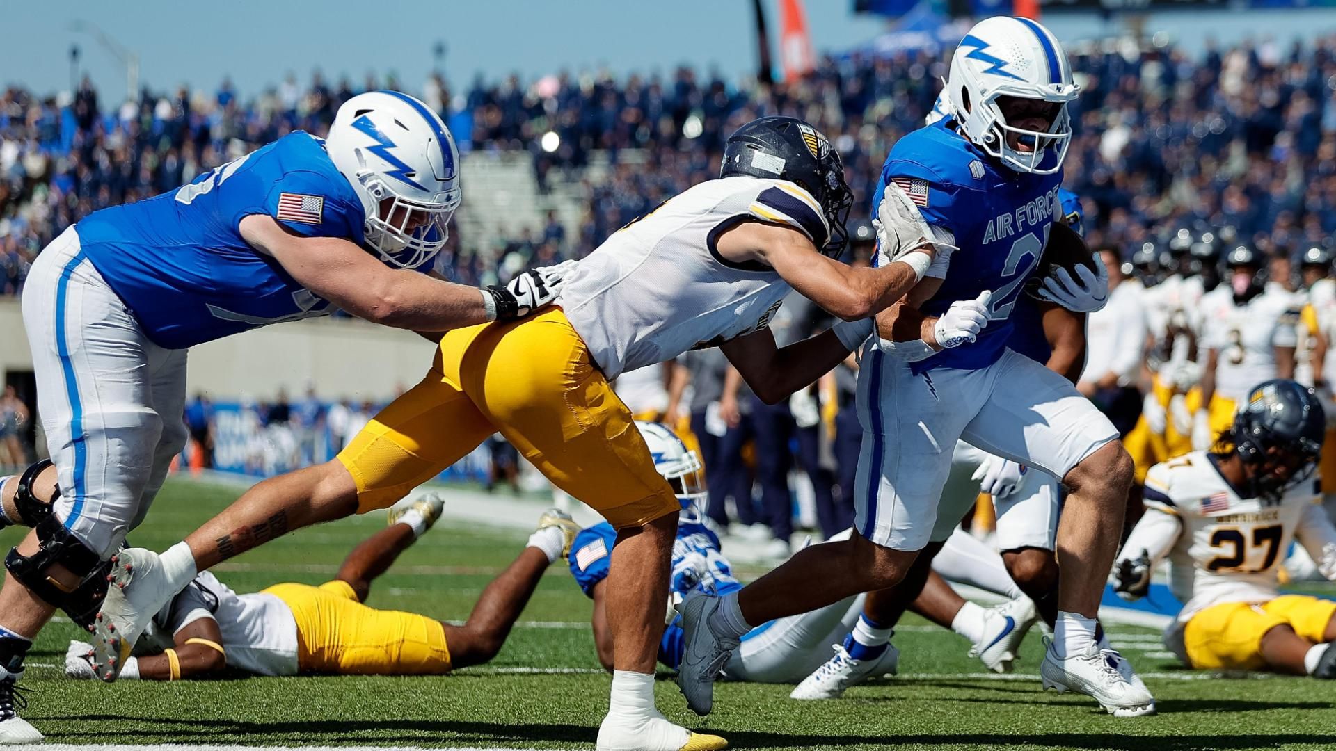 Cade Harris' two short TD runs power Air Force to 21-6 victory over ...