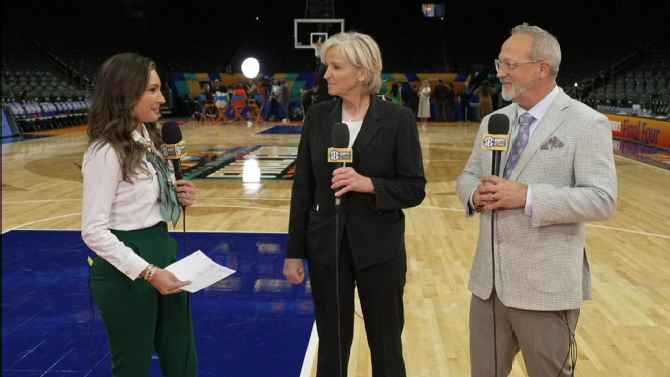 Women's NCAA championship game predictions: South Carolina or UCLA -- and what will decide the title? 12 i?img=%2Fmedia%2Fmotion%2F2026%2F0404%2Fdm 260404 SEC NCW Analysis SC UCLA Pre 260403%2Fdm 260404 SEC NCW Analysis SC UCLA Pre 260403