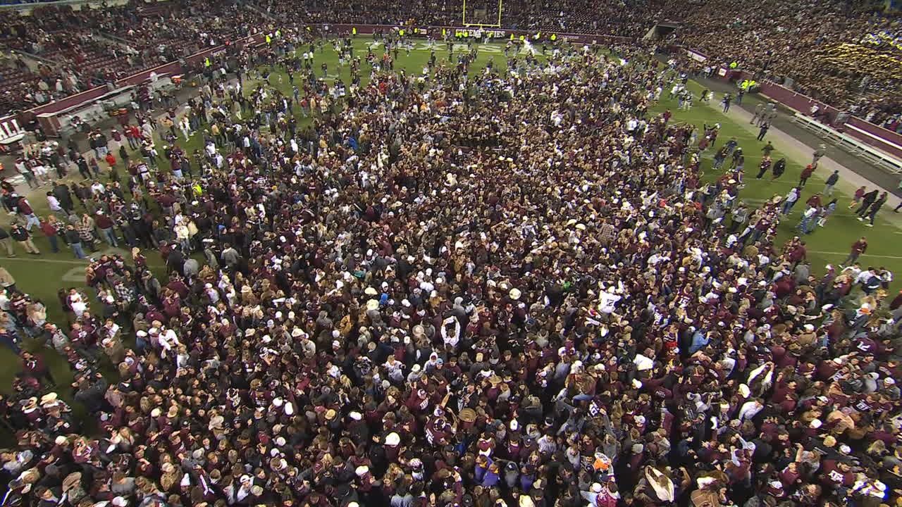 Texas A&M fans rush the field after completing upset of No. 5 LSU ...