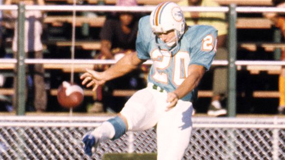 Five questions with '72 Dolphins alum Larry Seiple