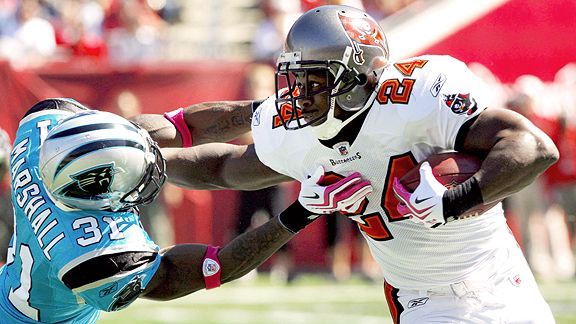 Tampa Bay Buccaneers' Cadillac Williams in action against the Seattle  Seahawks, during an NFL football game, Sunday, Dec. 20, 2009, in Seattle.  (AP Photo/John Froschauer Stock Photo - Alamy