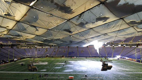 Photos of Metrodome field emerging - ESPN - NFC North- ESPN