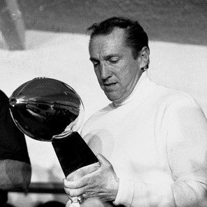 Al Davis, Oakland Raiders Owner and NFL Pioneer, Dies at 82