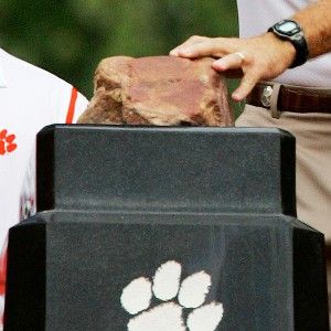 Vandalism of Clemson Tigers Howard's Rock has no place in the sport ...