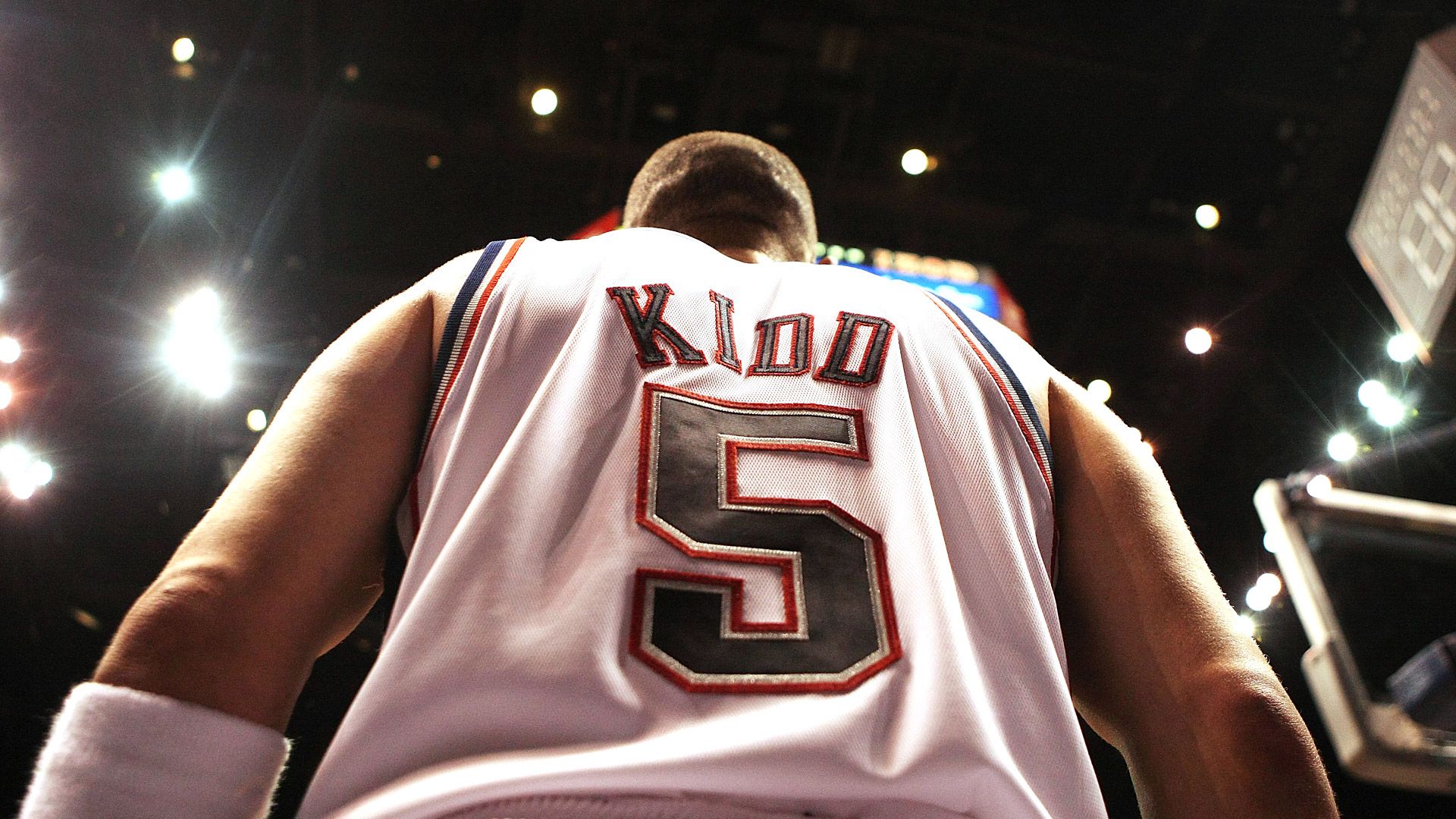 New Jersey Nets Jason Kidd (5) drives on Golden State Warriors