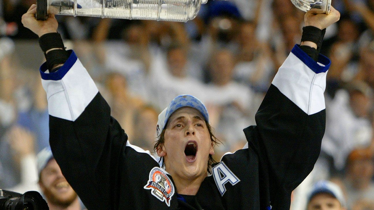 Vincent Lecavalier retires after 17 NHL seasons