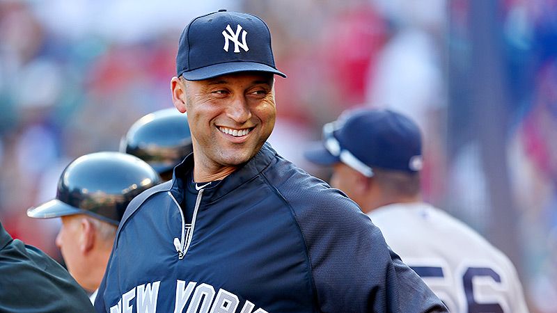 Yankees shortstop Derek Jeter takes early batting practice 