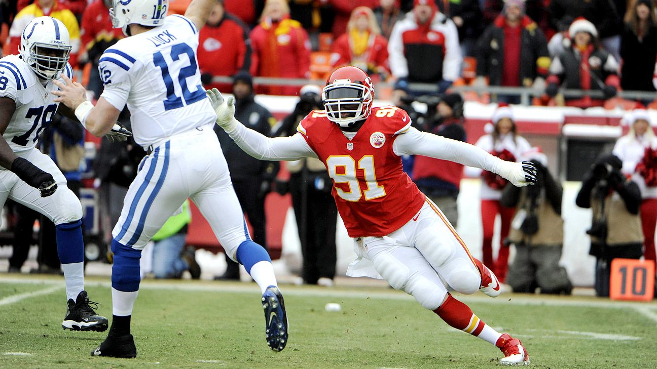 Kansas City Chiefs outside linebacker Tamba Hali (91) and Kansas