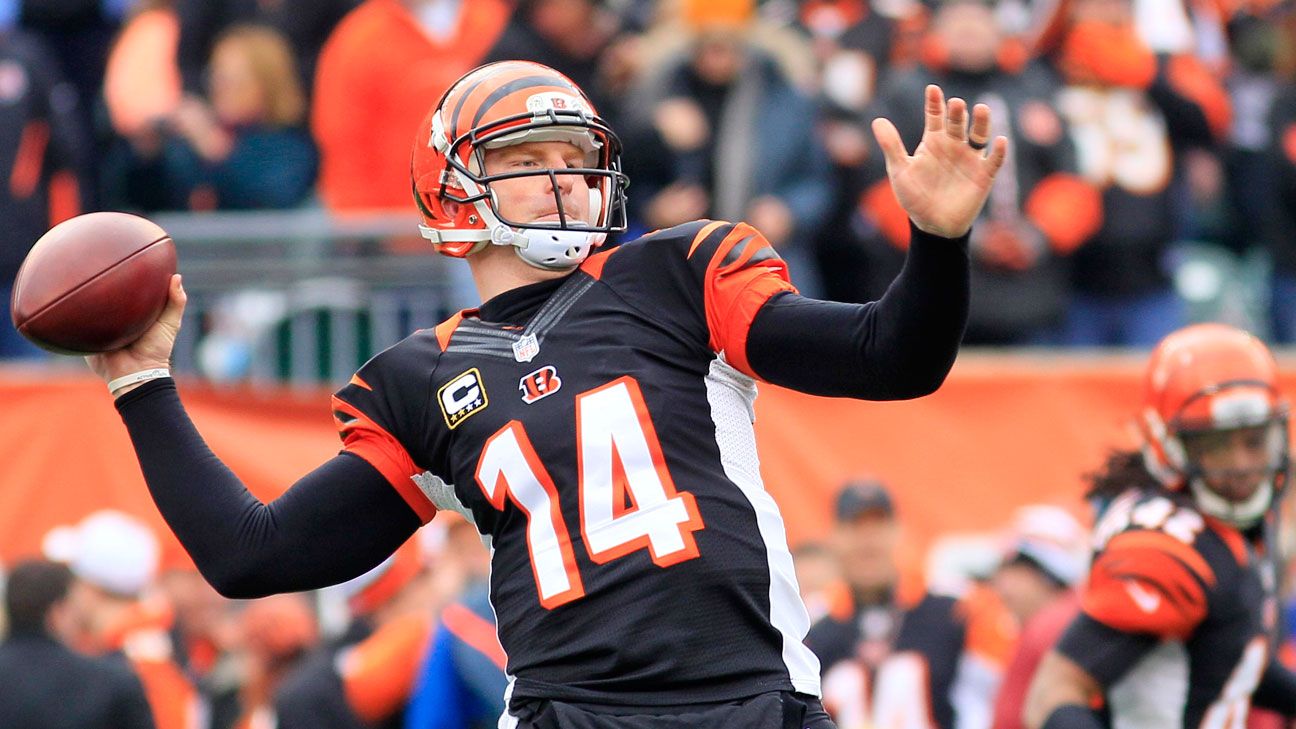 Andy Dalton throws for three touchdowns, BenJarvus Green-Ellis