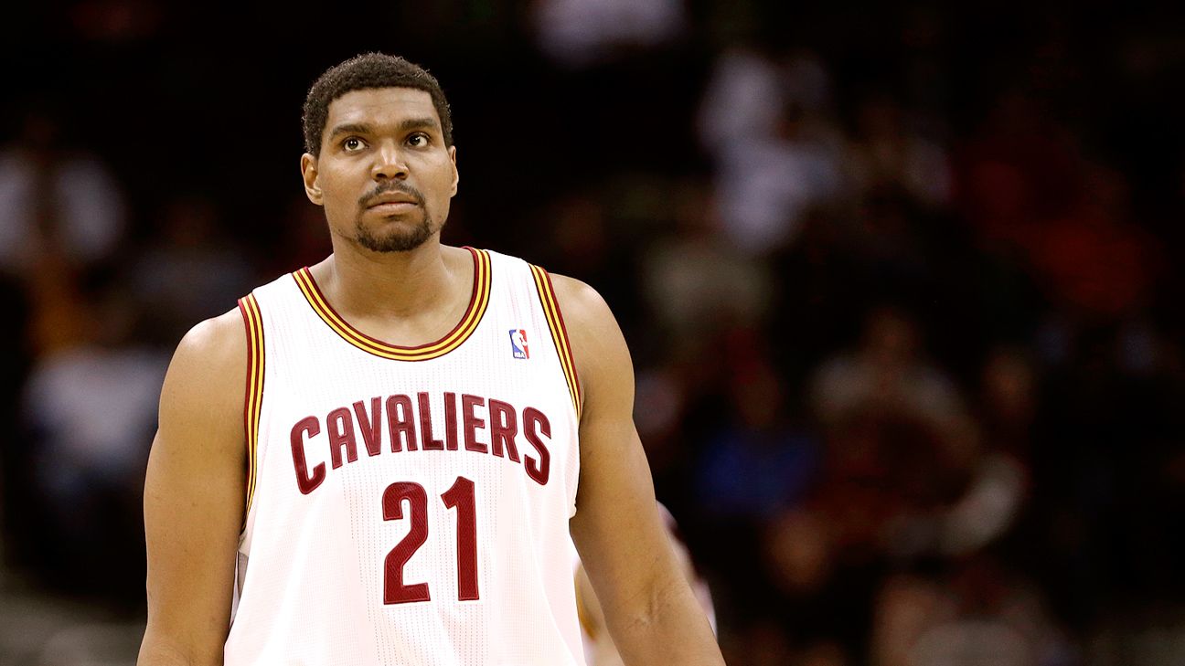 Andrew Bynum considers sitting out 2014-15 season - ESPN