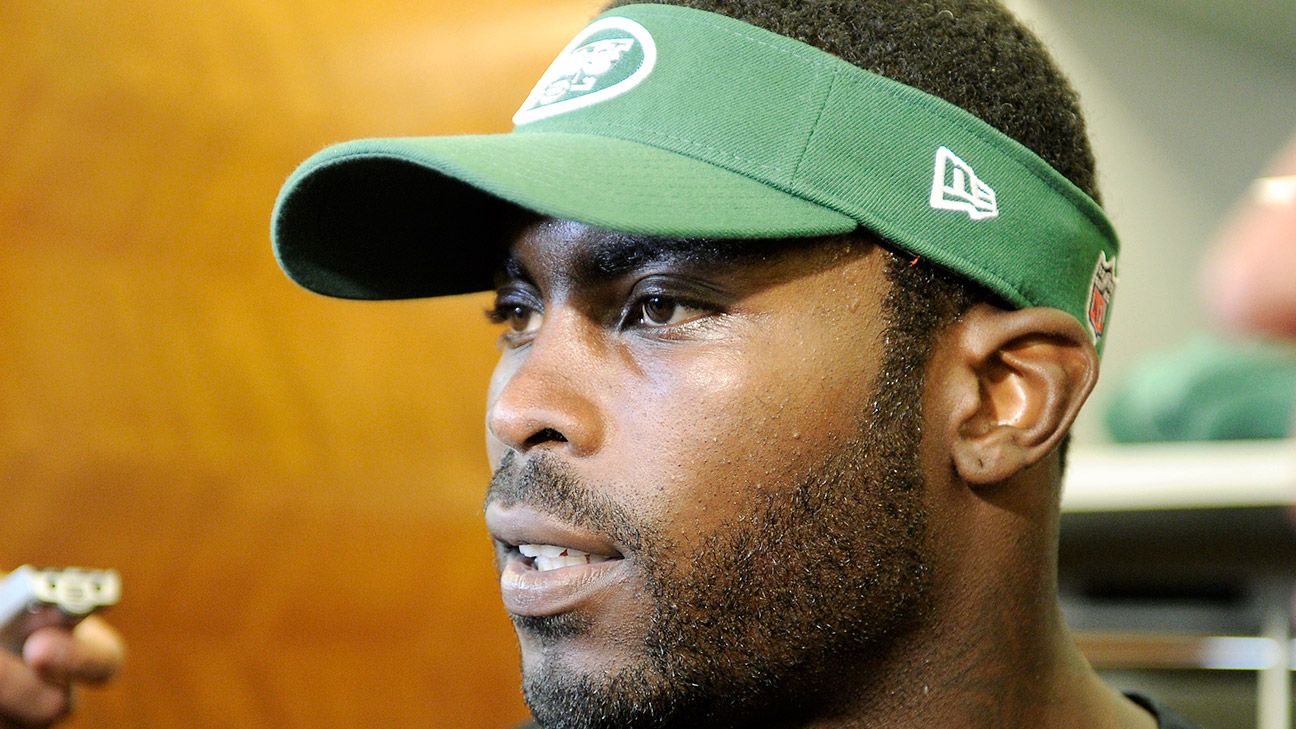 Michael Vick Is Again Knocked Out Early, but Philadelphia Still Prevails -  The New York Times