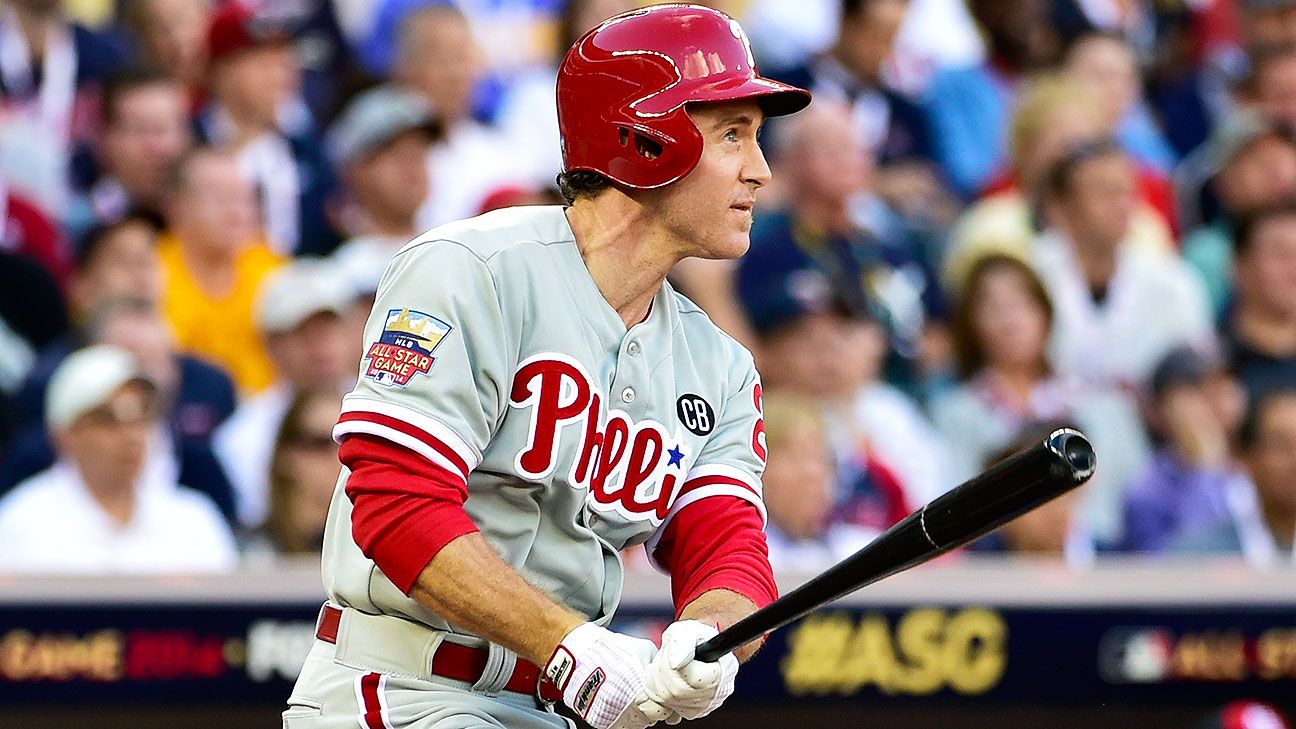 Dodgers finalize deal to acquire Chase Utley from Phillies
