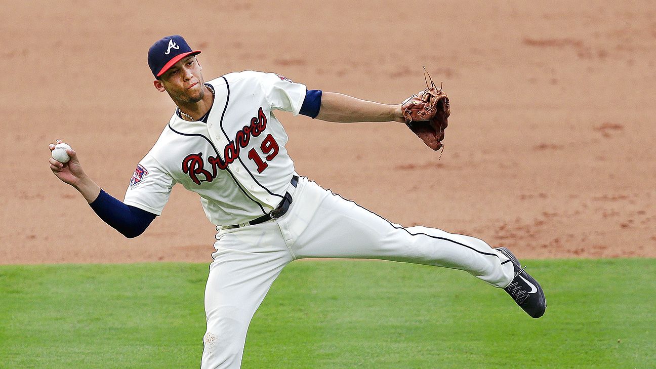 Atlanta Braves trade Andrelton Simmons to Angels