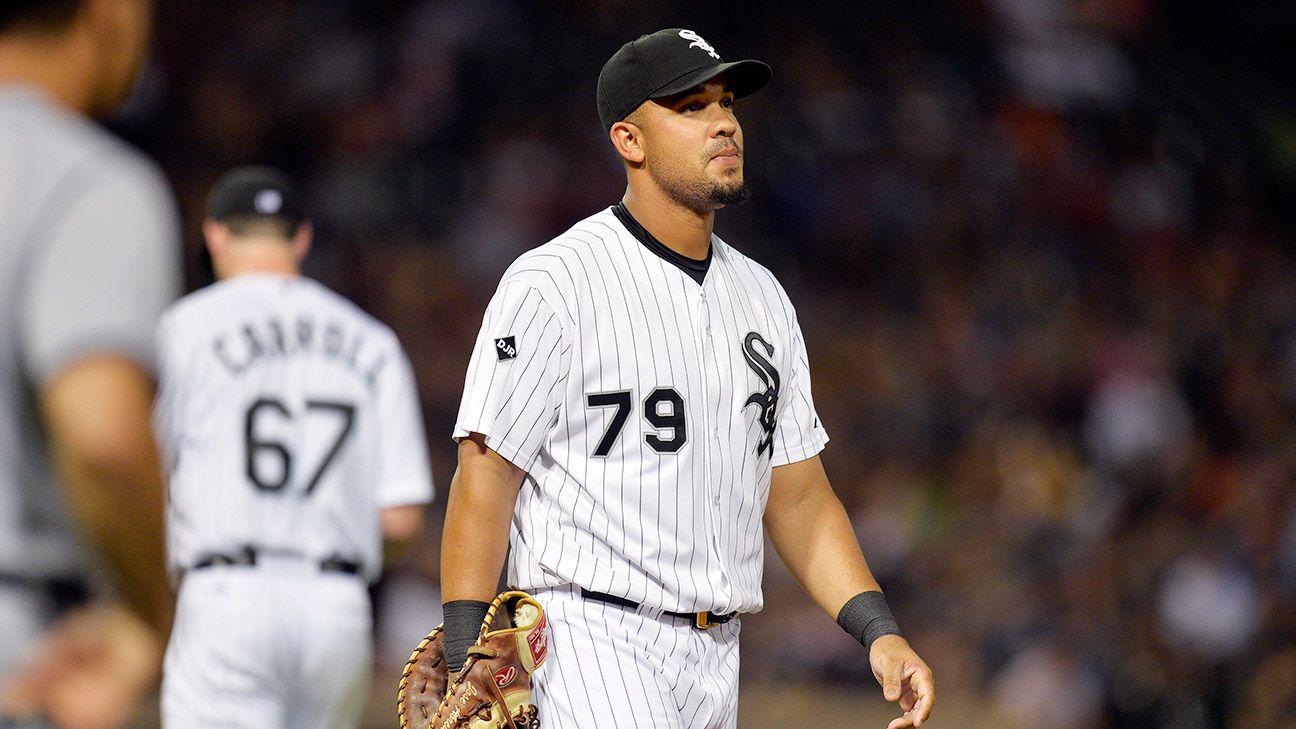 Chuck Garfien on X: Jose Abreu's son Dariel wearing a Jose Abreu jersey,  getting ready to watch his dad play tonight.  / X