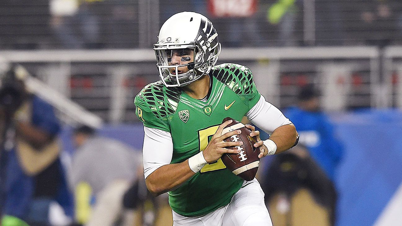 Oregon Quarterback Marcus Mariota Wins Heisman Trophy