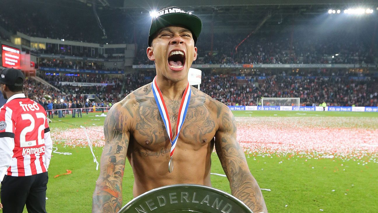 Memphis Depay celebrates his goal for Netherland