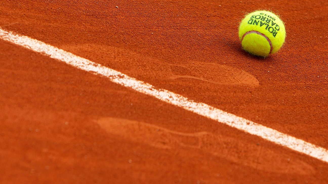 Doubles team DQ'd as errant hit strikes ball girl