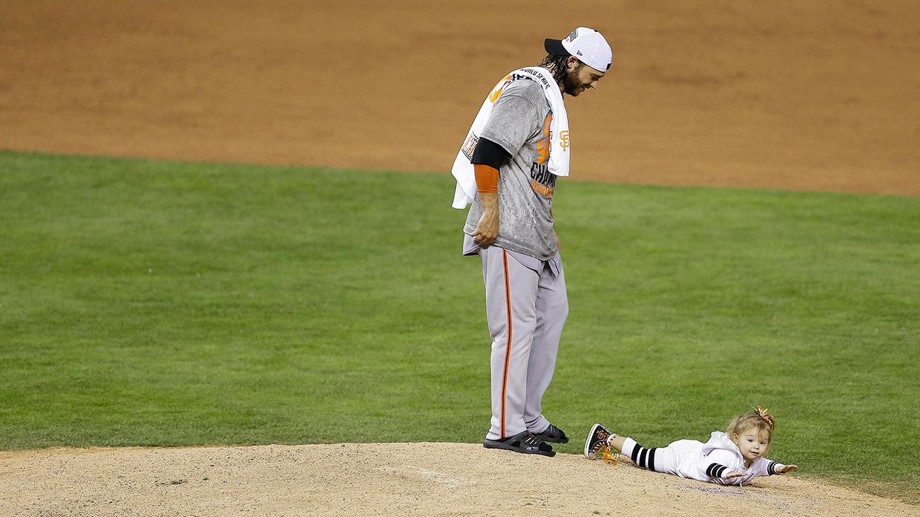 San Francisco Giants shortstop Brandon Crawford shared sweet moment on  field with daughter after World Series win - ABC7 San Francisco