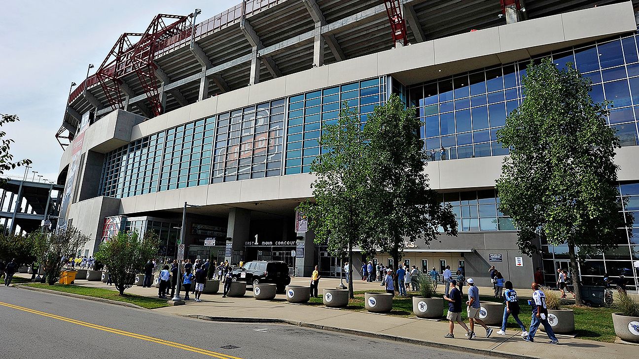 The opening game of the Tennessee Titans and the Atlanta Falcons packed the  new Adelphia Coliseum on Aug. 27, 1999, for their first home game ever. :  r/NashvilleHistory