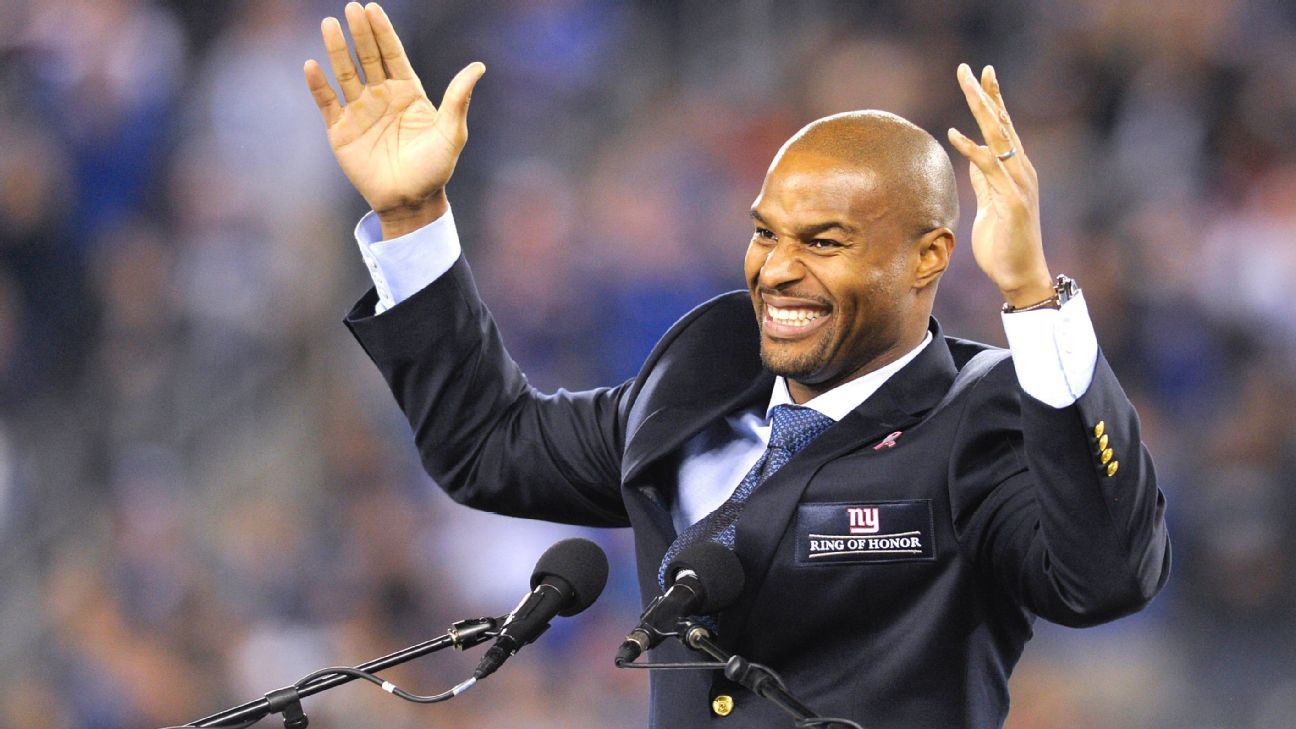 Osi Umenyiora: Nigerian former athlete as an advocate in America