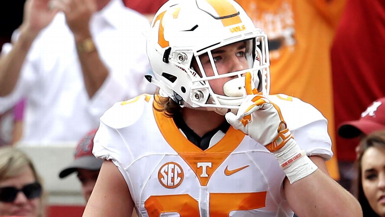 UT's Josh Smith to miss time with collarbone injury, timetable