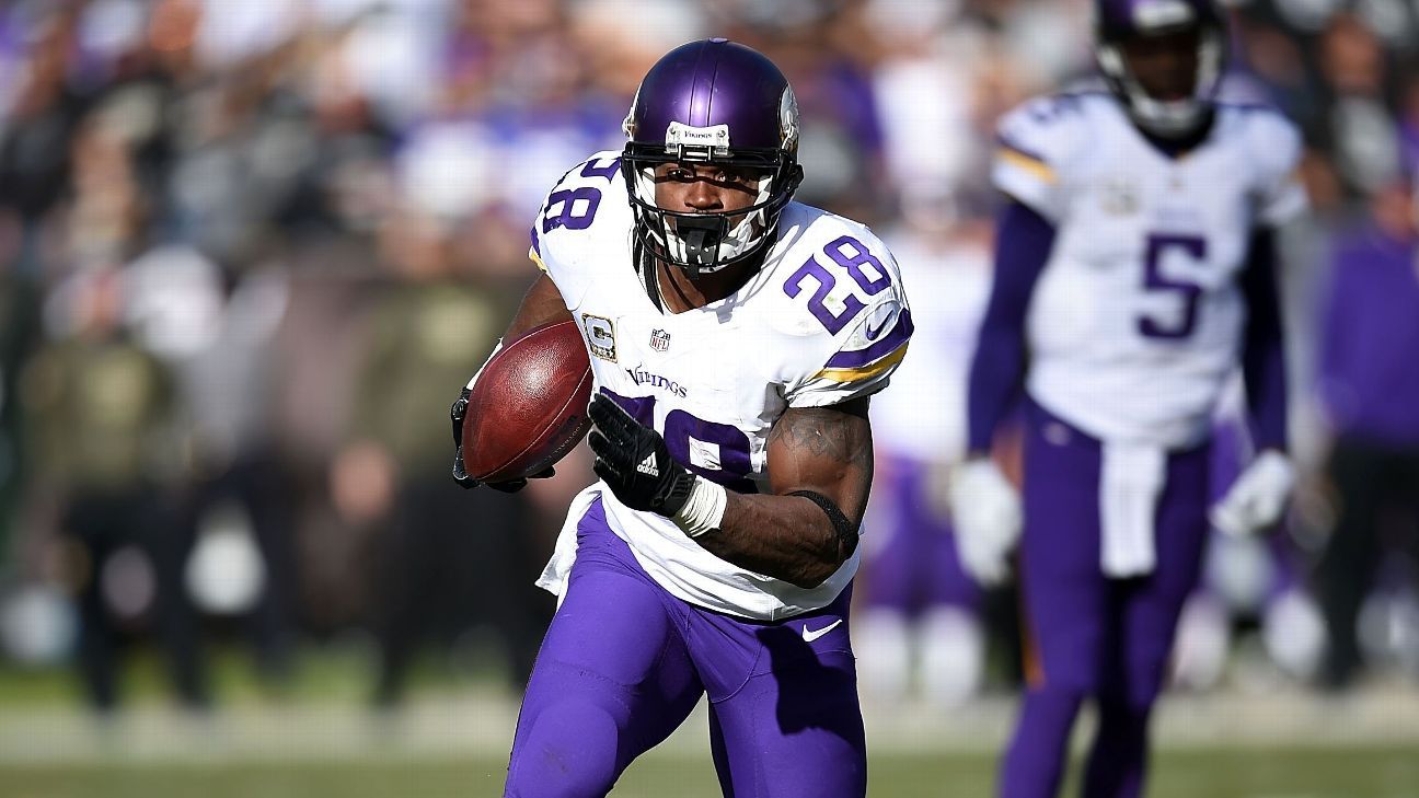 Adrian Peterson, Vikings restructuring last three years of RB's deal