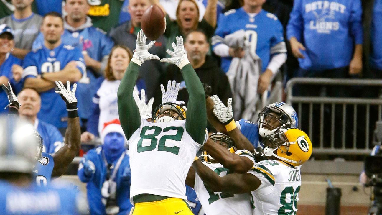 Aaron Rodgers throws Hail Mary touchdown vs. NY Giants