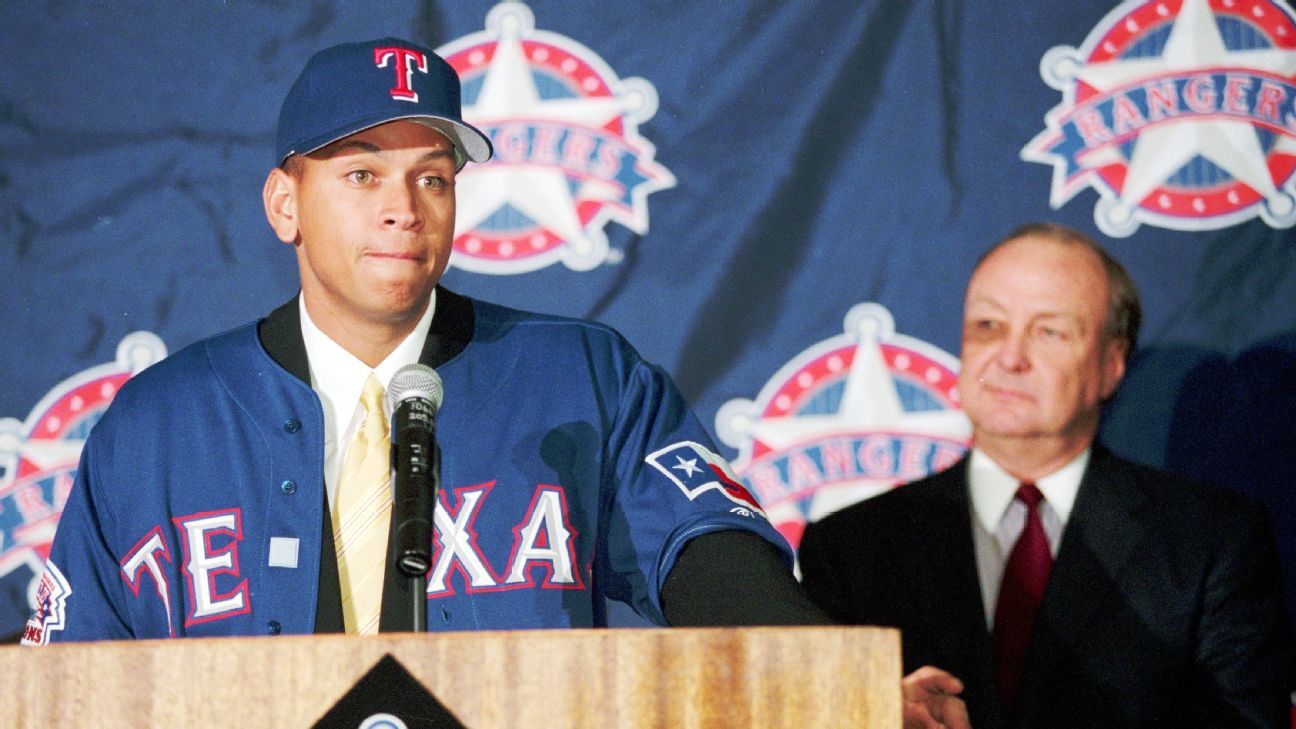 Today in photo history - 2000: Alex Rodriguez introduced after