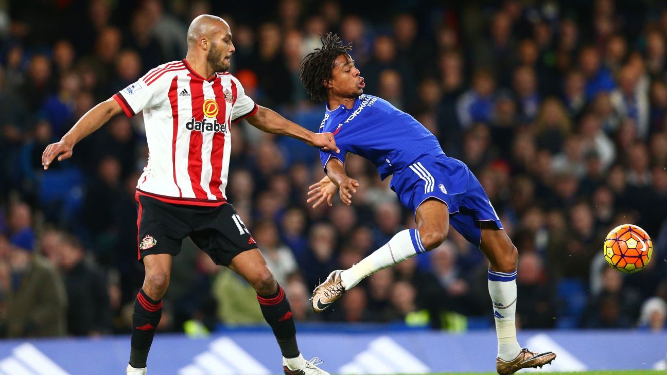 Younes Kaboul completes move from Sunderland to Watford