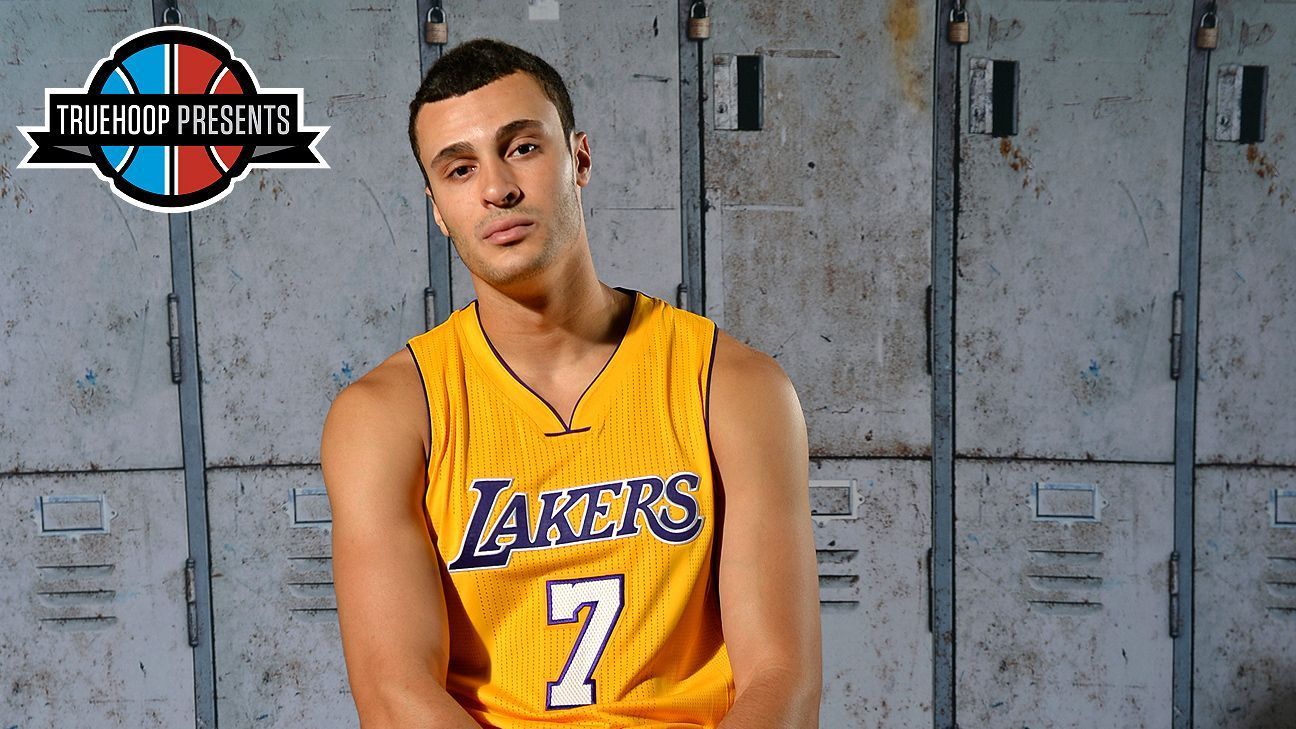 Larry Nance asks Cavs to un-retire his jersey for Larry Nance Jr.