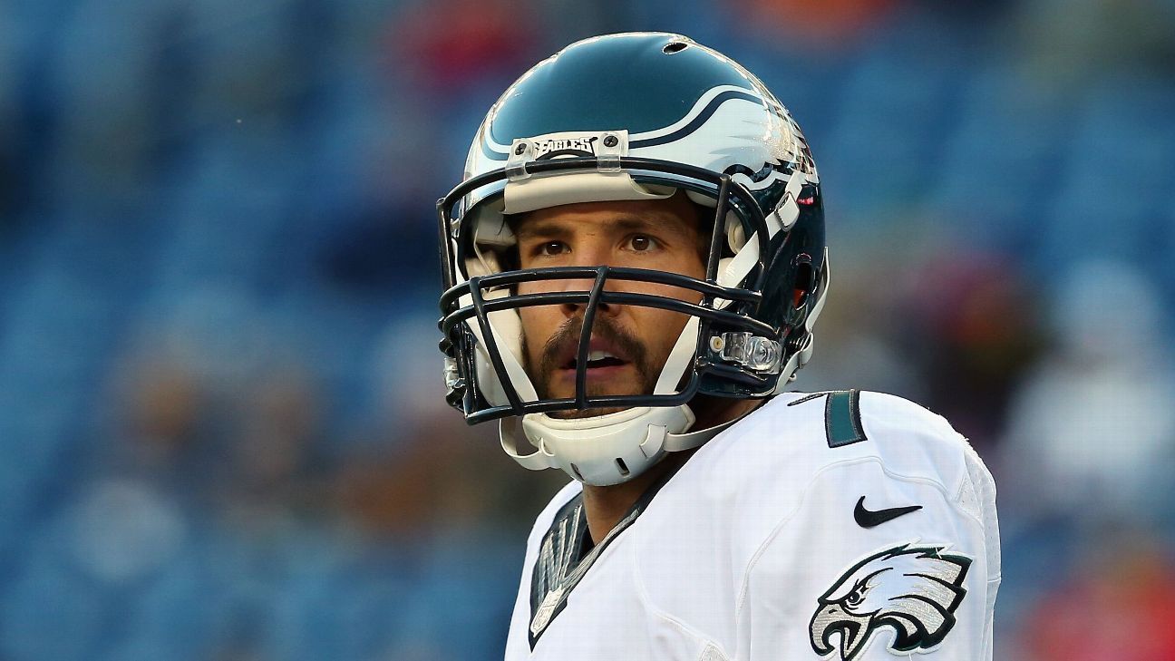 Nick Foles heads to St Louis Rams, Sam Bradford to Philadelphia