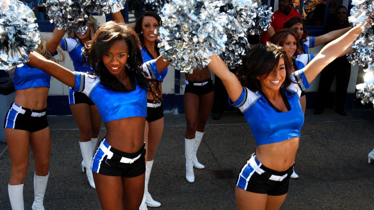 Detroit Lions Cheerleaders debut