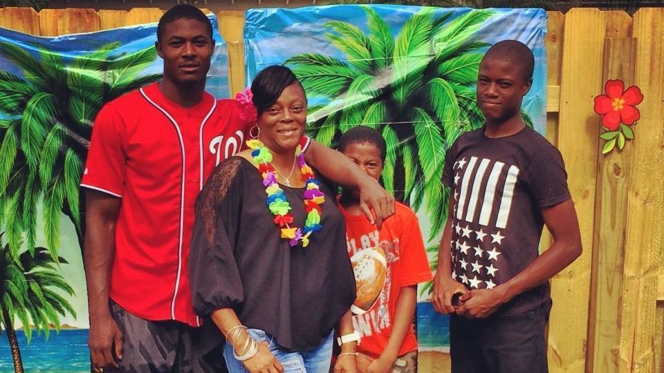 Pittsburgh Steelers' first-round pick Artie Burns had to grow up in a hurry  after mother's death and father's imprisonment - ESPN