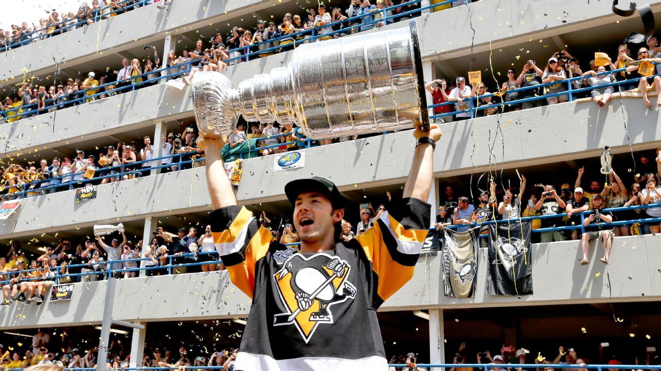 400,000 fans greet Pittsburgh Penguins at Stanley Cup parade