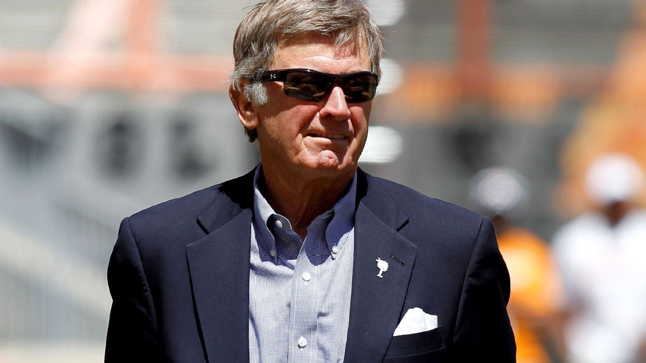 Hall of Fame college football coach Steve Spurrier defends Alabama's Nick Saban ..