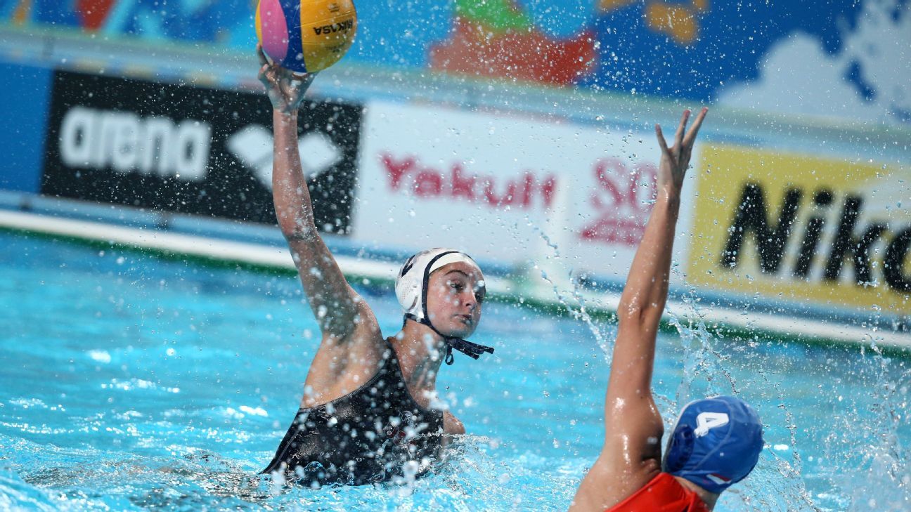 2016 Rio Olympics U.S. water polo attacker Maddie Musselman doing