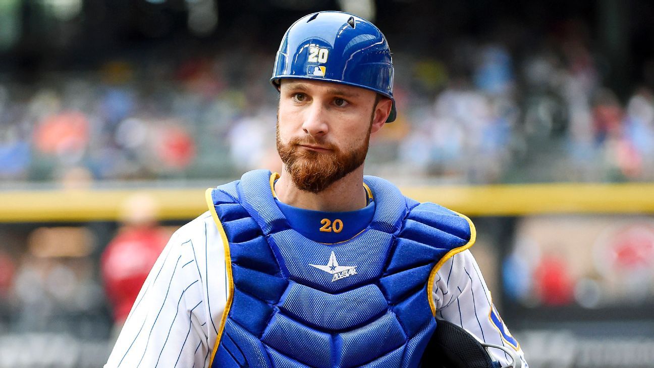 Jonathan Lucroy acquired by Texas Rangers from Milwaukee Brewers