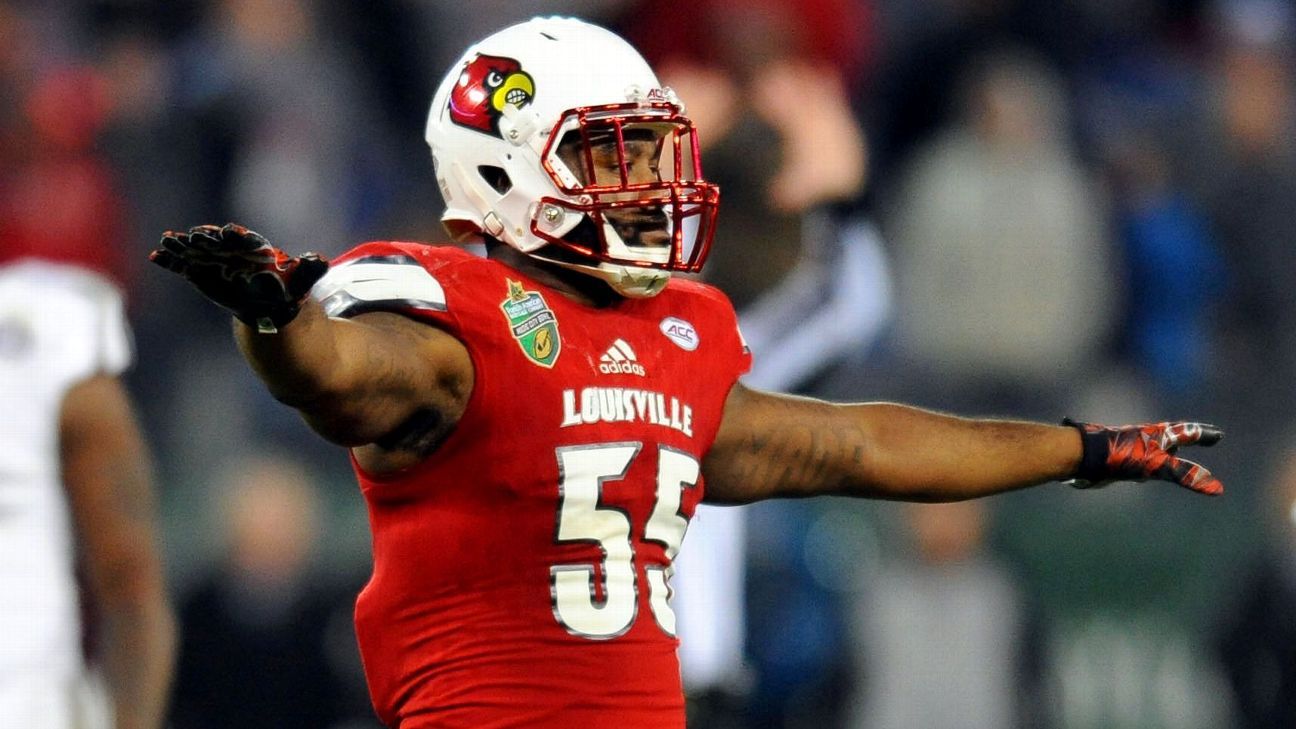 ACC Network - An emotional moment for Lamar Jackson ❤️ University of  Louisville Football