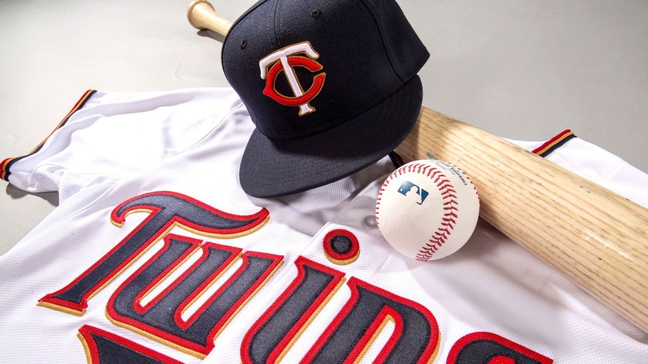 Road trip: Twins bring lucky sausage to Toronto