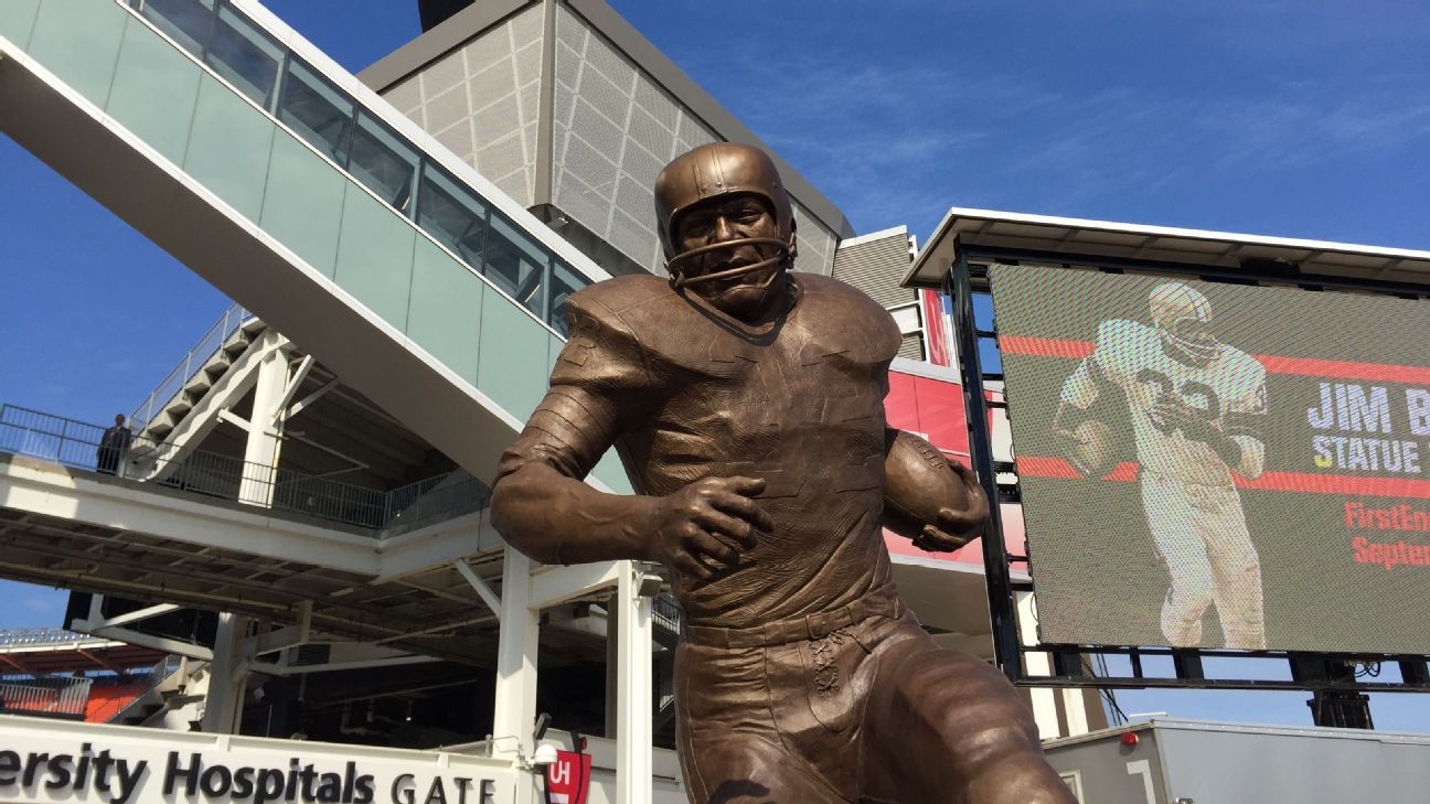 Cleveland Browns unveil statue of Hall of Fame running back Jim Brown