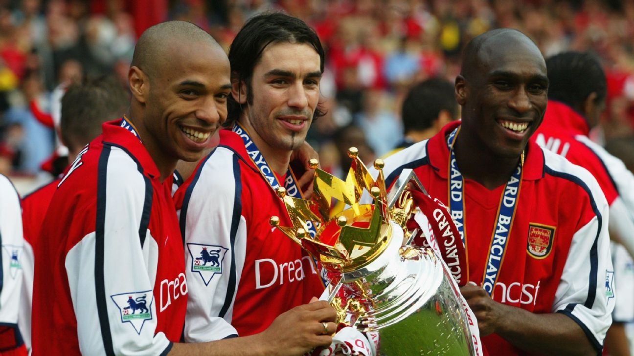 sol campbell trophy