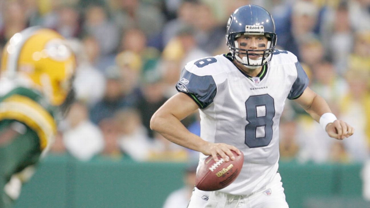 23 Dec 2001: Matt Hasselbeck of the Seattle Seahawks during the Seahawks  27-24 loss to the New York Giants at Giants Stadium in East Rutherford, New  Jersey. (Icon Sportswire via AP Images