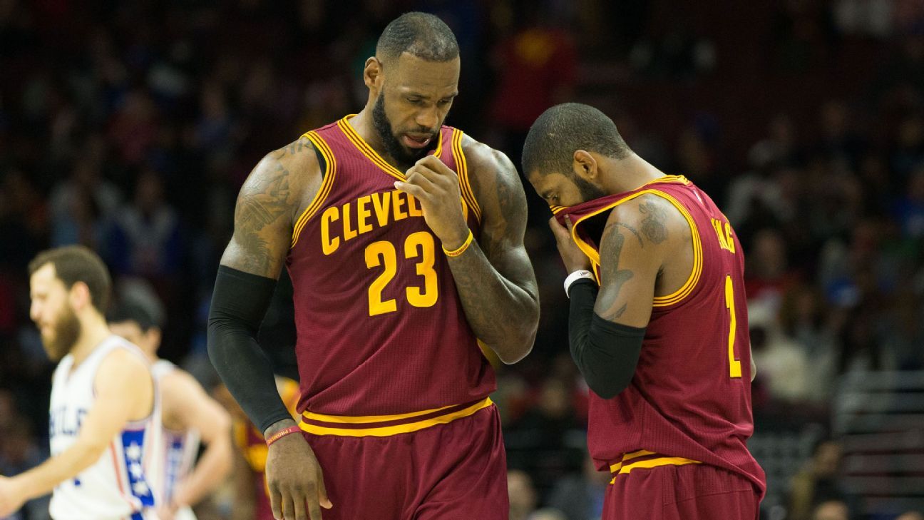 LeBron, Kyrie Irving and the Cavs bench played water bottle