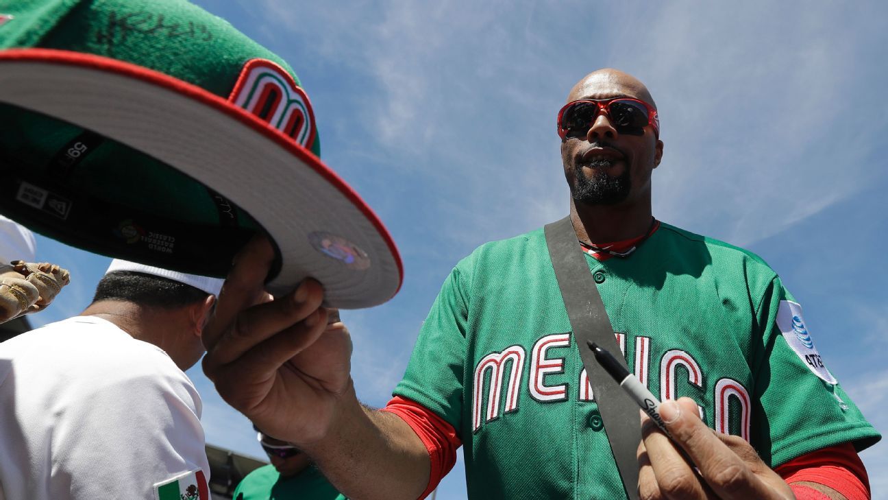 Chris Roberson and his MexicanAmerican dream ESPN OneNacion Blog ESPN